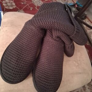 UGG Ladies Grey Knit Boots